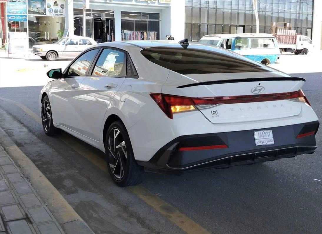 ألنترا موديل 2025 وارد امريكي  (حادث  جاملغ مبدل اصلي بدون صبغ واحد فقط  نفس لون ابيض ماشيه 10000
المواصفات.......

بصمه تشغيل 
بصمه ابواب 
تشغيل عن بعد 
رادار أمام

شحن لاسلكي

رادار جانبي 

رادار امامي 

ويل كب كروم بلادي 

تحديد مسار 

مثبت سرعه 

وقوف ذاتي 

مانع اصتدام

شاشه ثلاث انظمه (سمارت - نورمال - سبورت )

شاشه دجتال  متصله 

محرك 2000دوش

السياره نضيفه بشكل

حساسات امامي

حساسات خلف

السعر 158 وبيهه مجال 

لاستفسار ***********
