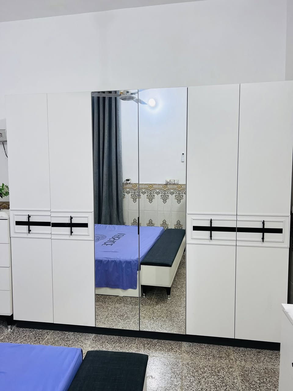 غرفه نوم 🛌 تركيا
9قطع
ستعمال 6اشهر
جديده 100/100
موقعه النجف 
الرقم ***********
السعر 750وبيه مجال قليل
