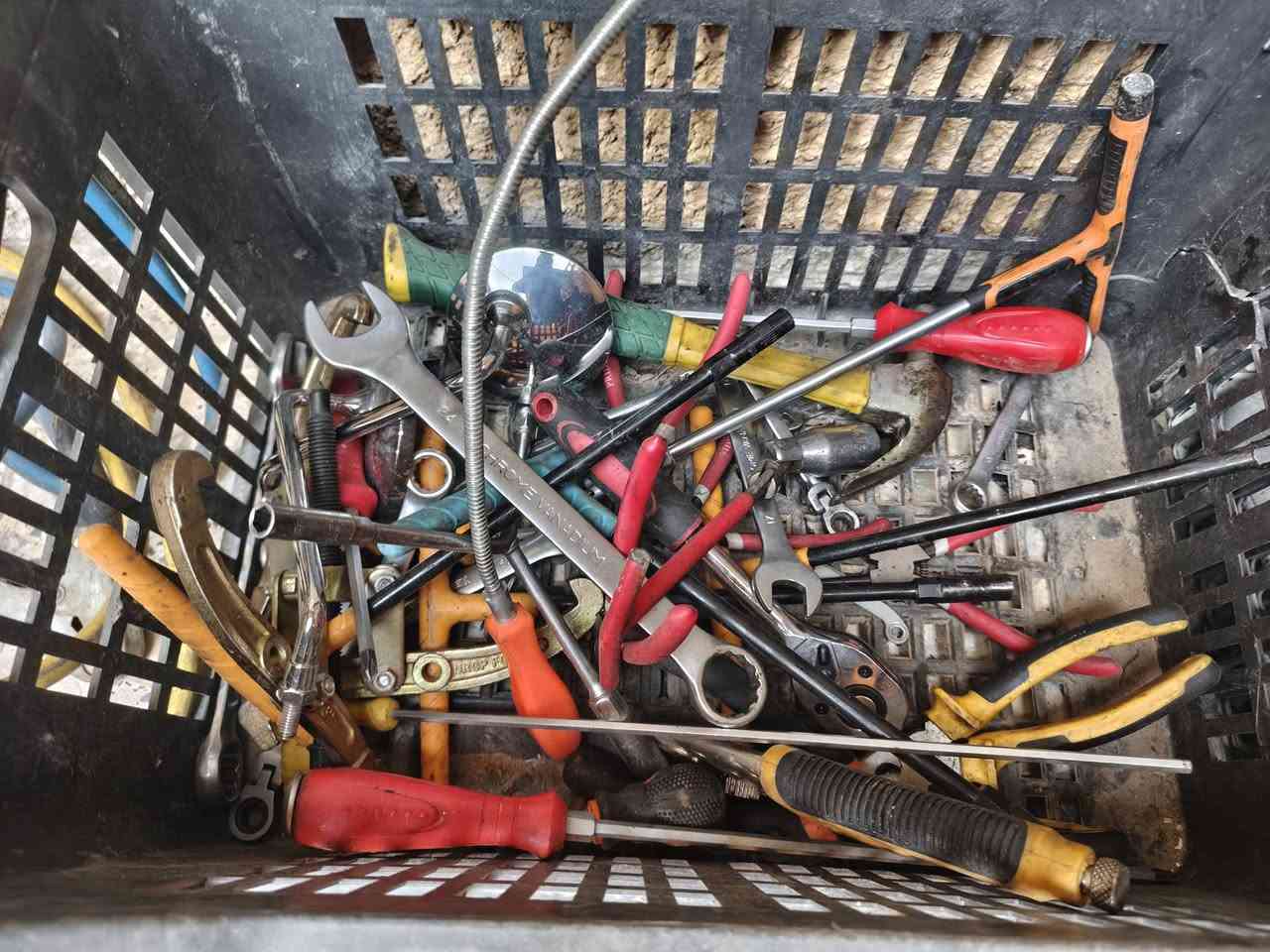 سلام عليكم عده كامله جان عندي محل مال فيتر وعزلت للبيع ابيعهن كلهن شلع ***********
