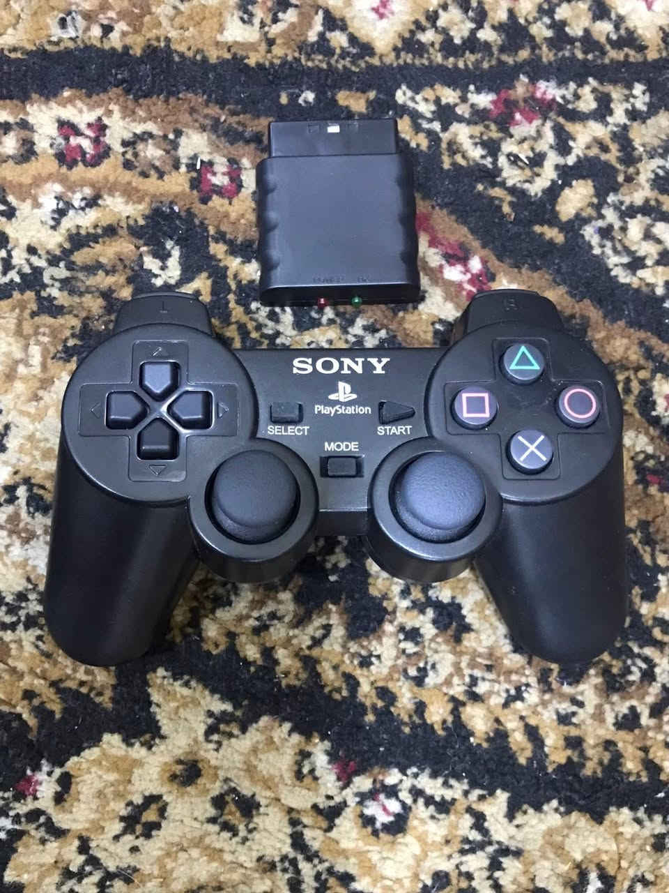 للبيع … الأندر في عالم playstation 2 الأصدار الأول نسخة المطورين TEST موديل DTL-H 10000 ياباني أصلي نظيف جداً + شاشة مونيتور إحترافي panasonic صناعة يابانية حجم 17 + جوستك إحترافي + جوستك وايرلس + عصا تحكم + قاعدة بلي + ميموري أصلي + فلاش + كيل AV أصلي + كيبل كهرباء


**إذا كنت صاحب هذا الإعلان وتريد حذفه لأي سبب، رجاءا أرسل رسالة إلى الدعم الفني**