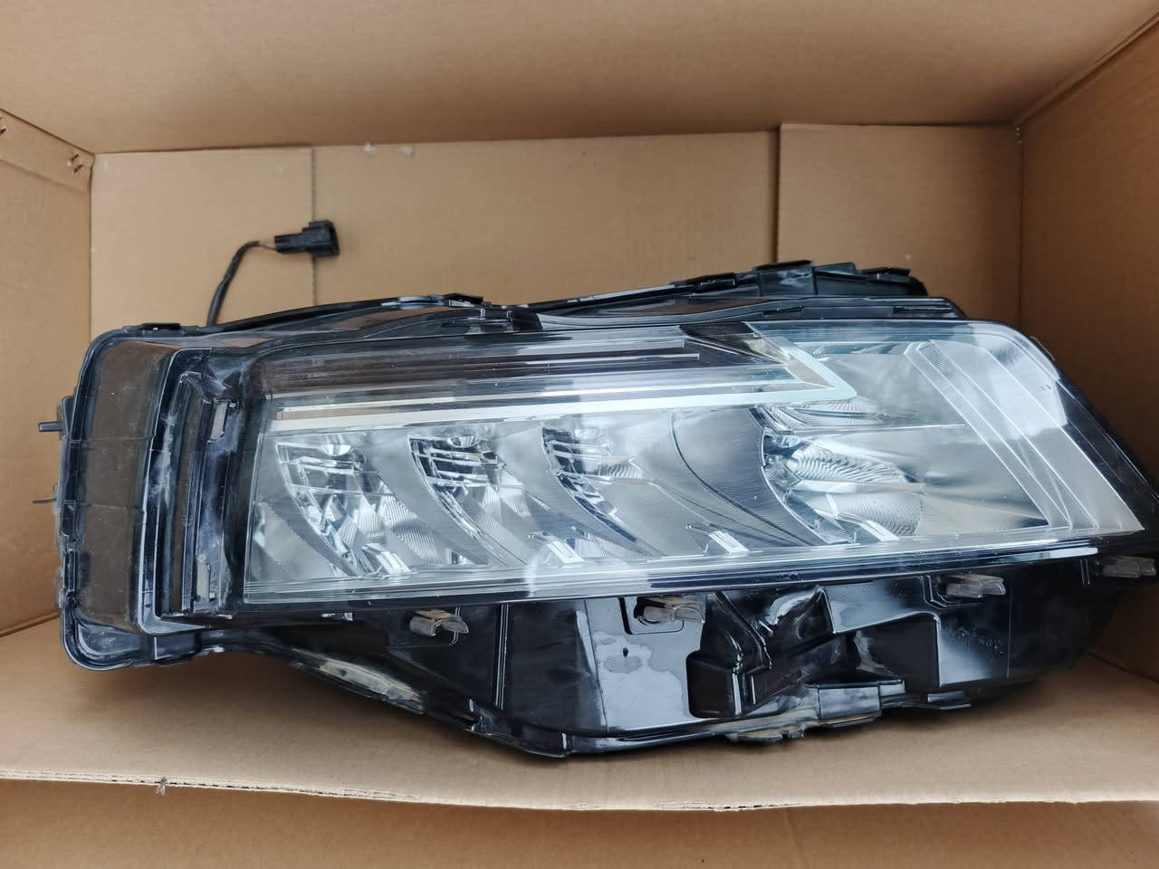 بكلايتات أمامي للبيع مال نيسان روج 2023 ويرهم كل المديلات تفصيخ جديدات سعر 200 وبيهن مجال مكان بغداد شعله ***********
