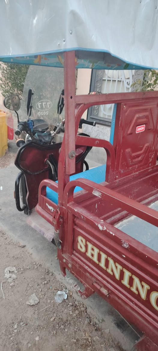 السلام عليكم
  ستوته شحن للبيع 
كما موضح بالصوره  باتريات نصف كفائتها
السعر 750  الف 
استفسار  على هذا الرقم.. ***********
