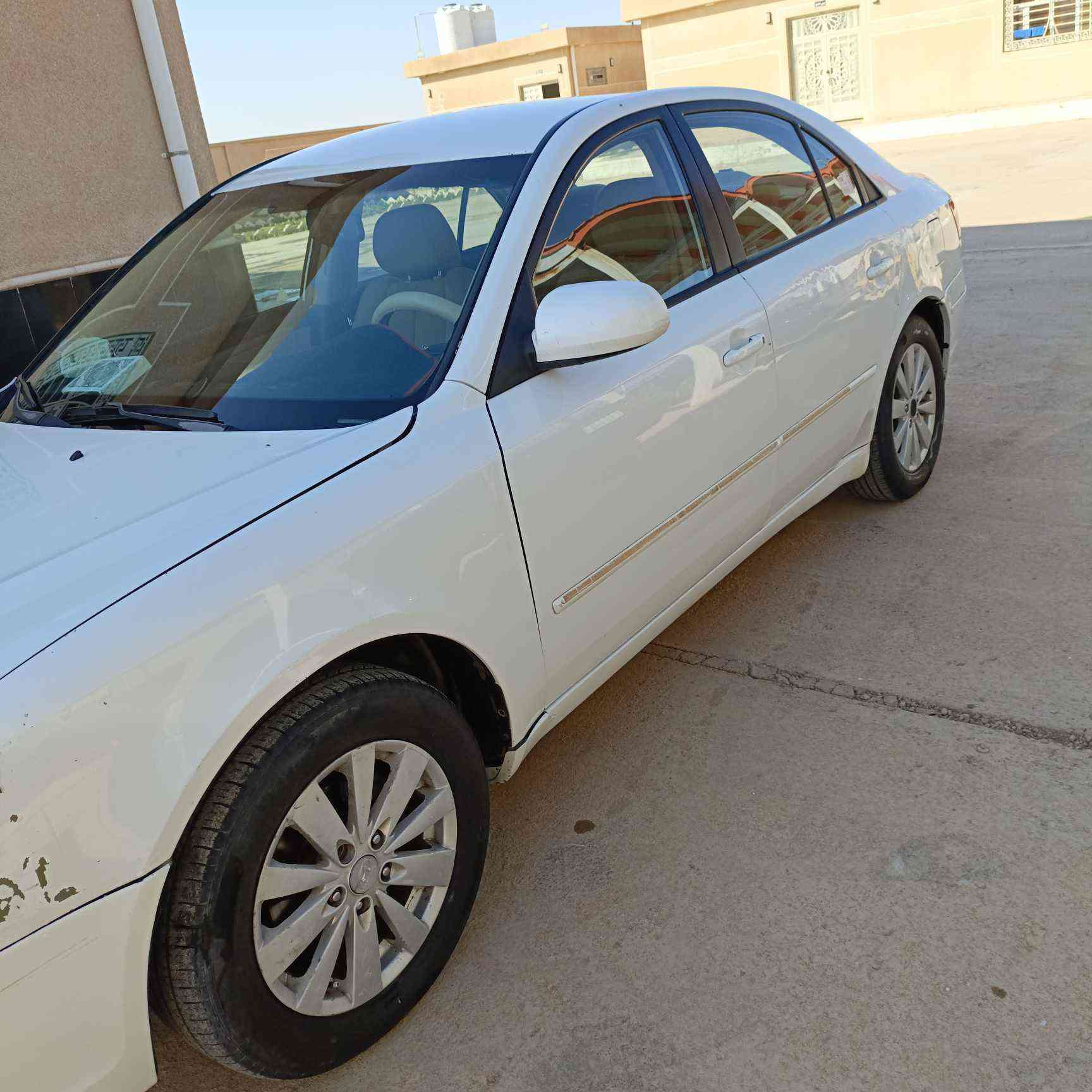 سوناته موديل 9 محرك  2400 دوش 
رقم بغداد انكليزي بسمي
 السياره بيها صفحه كامله جهت العبري 
محرك كير حداديه تخم تاير باتري كهربائيات كفالة 
عارضها 90 وبيها مجال العنوان بغداد  
***********
