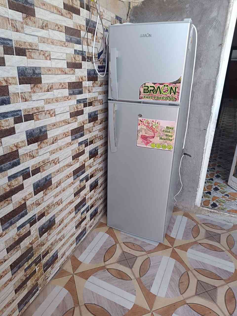 سلام عليكم عندي ثلاجه للبيع جديده مستخدمه شهر
السعر والعنوان ع رقم***********
