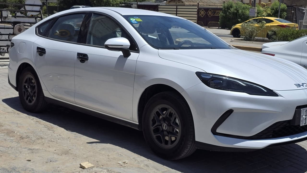 🚘 للبيع: بي واي دي سيل 5 (BYD Seal 5) موديل 2025
مرقمة بغداد، سنوية مستلمة، باسمي (جاهزة للتحويل).
  السيارة بحالة الوكالة (بالنايلون) 
 الملحقات:الشاحنة الأصلية، أرضيات حوضية، وكافة الملحقات.
ملاحظة: توجد خدوش بسيطة بالدعامية وأثر حصوات خفيف جداً بالجاملغ (لا تلاحظ إلا بالتدقيق)
السعر: 19,250,000 دينار (تسعة عشر مليون وربع) وبيه مجال بسيط.
 الموقع:بغداد - البياع - حي الرسالة الثانية - شارع الضغط
 للتواصل:***********
