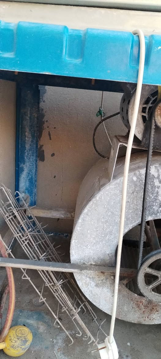 مبرده ٢ ونص للبيع ماطور جديد موسم واحد مشتغل  سرعتين بي سعر ٩٠ بي مجال ***********
