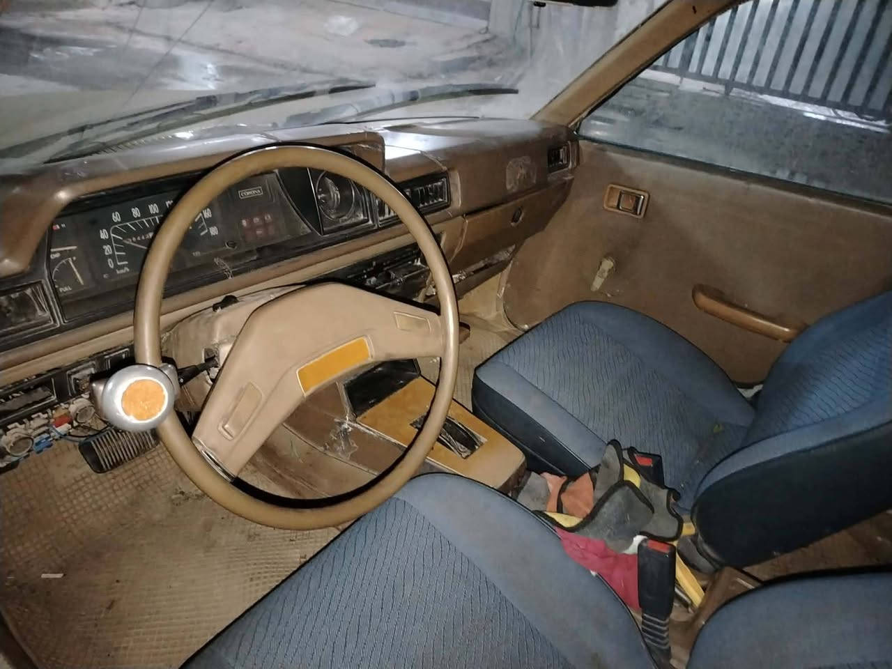 سياره كورونا محرك نظيف اوتوماتيك سياره اي عب ما بيها كهربائيات شغاله تخم تاير كامل دفتر بنزين موجود سعر 1,700 بيها مجال كركوك حي بدر سياره اي عيب ما بيها سلف واحد.   ***********
