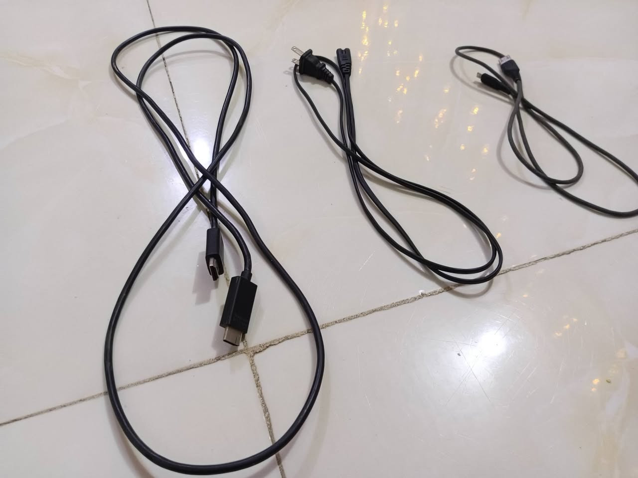 السلام عليكم
جهاز xbox one x 

وي كامل الملحقات ✅

النظافة گدامك ✅

ما داخل تصليح ✅

السعر : 230 

المكان : ذي قار ، الناصرية ، حي الحسين ، قرب مأكولات جمال

ملاحظة : اليدة بدون غلاف بطارية يعني تشتغل فقط بالواير والواير موجود گدامك بالصور أو تشتري غلاف بطارية سعره خمسه أو عشرة
للتواصل تلي : @C4EER
للتواصل واتساب : ***********
