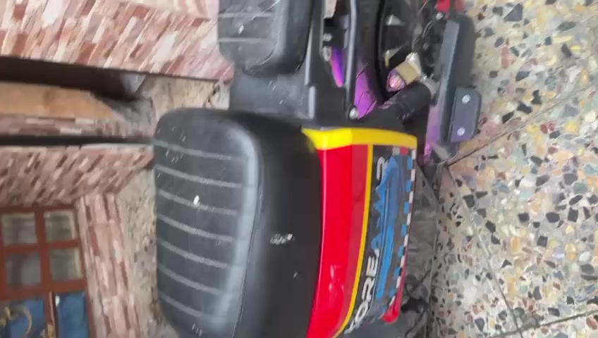 السلام عليكم R11
1-بطاريات 5 كبار دبل جدد
2-لايت عالي ناصي 
3-ملفه1500 
4- 4 كير
5-بلوتوث 
6-حساس بريك 
7-بريك خلفي امامي شغال 
8-بريك هيدروليك 
9-صندوك 
10-تشغيل عن بعد
11-قفل تاير 
12-آنذار سرقه عالي 
13-شاشه ايباد كبير
14-دسكات خلفي امامي جدد
15-بصمات1 وسويج1 وكارت شغالات
16- شاحنه اصليه
17- سرعته80حقيقي 
18- تمشي 35كيلو إلى 50كيلو متر 
دراجه جاهزه من كلشي ونضيف عله  ايدي دراجه ولله خسران بيه أخذته من الشركه 550  مكاني بغداد السعر (350)الف وبيه مجال شي بسيط الاتصال*********** و*********** اخوان مكلف بل النشر بيع مستعجل متوازي
