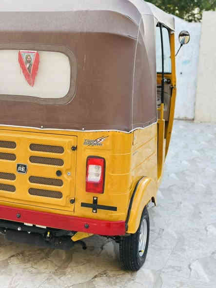 سلام عليكم للبيع 20 شهر 12 لوحه وسنويه نكليزي تكتك كفاله عامه تاير جبلي كاملة شراي ينتصل   ***********
