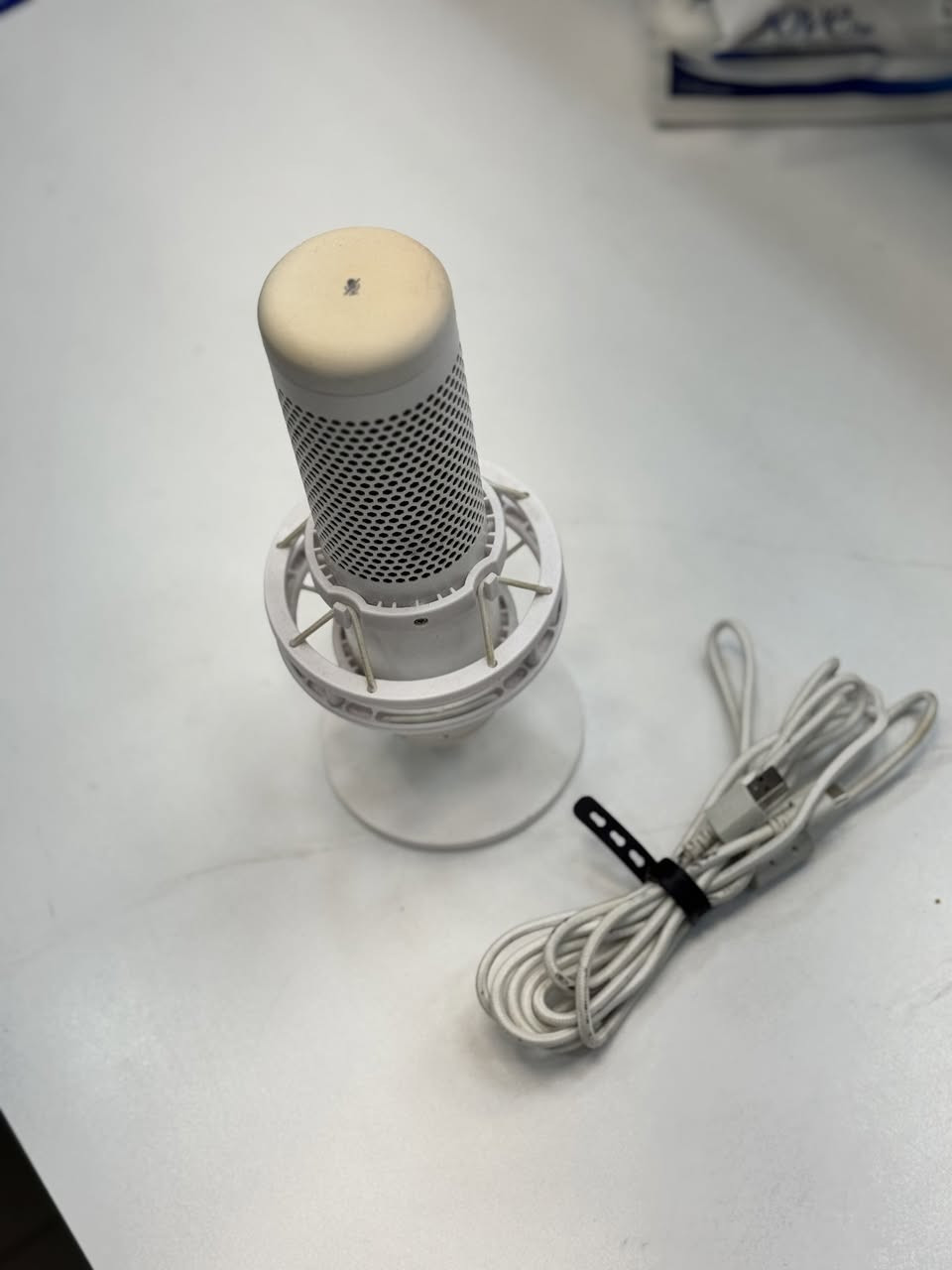 سلام عليكم 

مايك وماوس للبيع مستعملات نظيفات بنسبة 97% 

1. مايك HYPER X QUAD CAST S 

السعر 90 الف وبي مجال بدون كارتونة 

2. ماوس RAZER VIPER 

السعر 45 الف وبي مجال 

العنوان: بغداد - الكرادة او المشتل

الرقم: *********** - ***********
