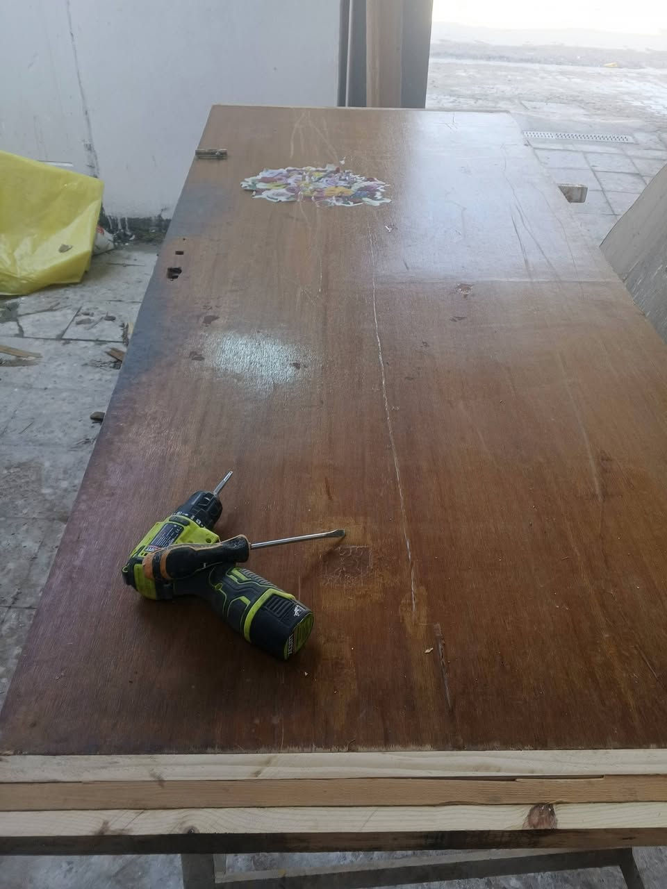 تجديد كافه مستعمل غرف بيبان كناتير بوفيات جميع اثاث بيت خشب. ملاحضه نشتغل جديد مستعمل مكانه نجف حي مكرمه قرب مركز وفاء تواصل خاص او على رقم ***********
