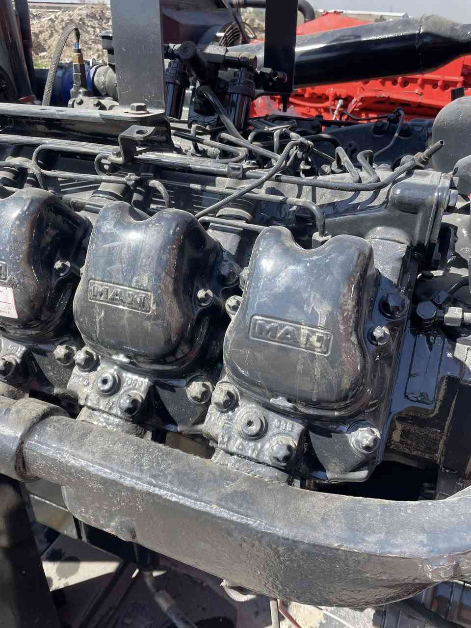 للبيع مولد مان 10 سلندر راس توليد500 كيفي ستانفورد اصلي المولده جديده حيل مامفتوح بيه برغي مكاني بغداد الجرف***********
