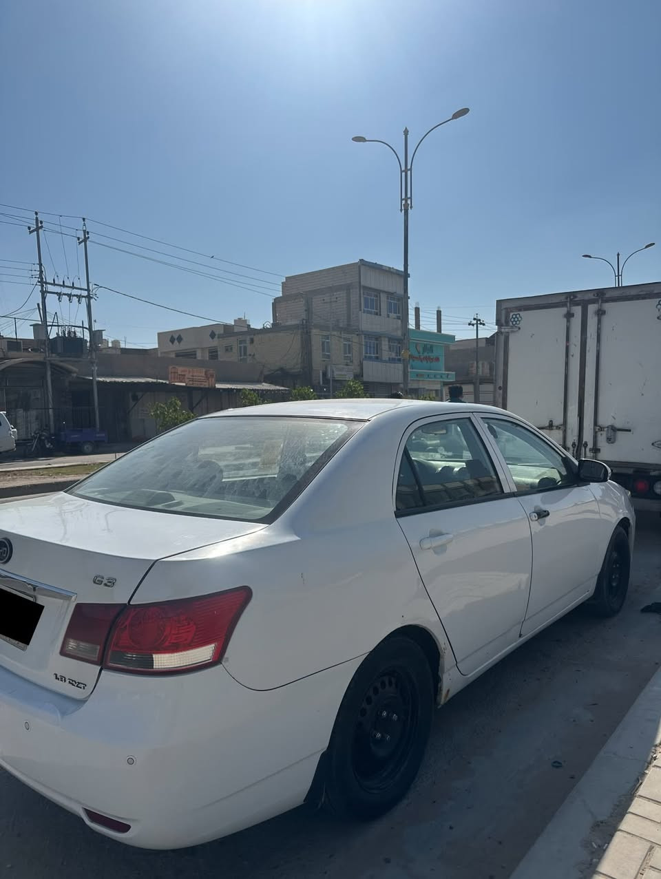 سيارة BYD 2013
مكفولة كفالة عامة
كير محرك خير من الله 
سعرها 50 وبيهه مجال حك الجية
***********
