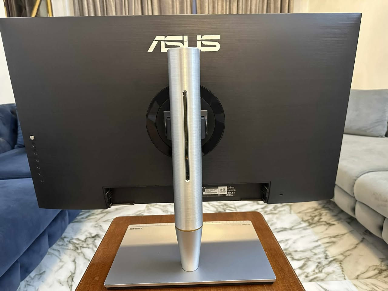 32" In-Plane Switching (IPS) HDR Panel 
 Thunderbolt 3 | DisplayPort | HDMI
 3840 x 2160 @ 60 Hz Native Resolution
 1000:1 Static Contrast Ratio 
 1000 cd/m² Brightness
 Hardware Pre-Calibrated ΔE < 2
 178°/178° Viewing Angles
 5 ms Response Time (GtG)
 Adobe RGB, sRGB, DCI-P3, and Rec. 2020
 Color Gamut :  99.5% Adobe RGB , 95% DCI-P3 , 85% Rec. 2020 , 100% sRGB
 384 Zone Dynamic Local Dimming

السلام عليكم و رحمة الله و بركاته
ASUS ProArt PA32UC 32" شاشة 
لمحترفين المونتاج و التصوير و التصميم 
جديدة نظافة 100 بالمية استعمال( فحص فقط )

 السعر : $1450
وبيها مجال بغداد, العراق


**إذا كنت صاحب هذا الإعلان وتريد حذفه لأي سبب، رجاءا أرسل رسالة إلى الدعم الفني**