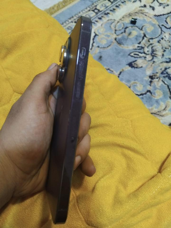 السلام عليكم ايفون 14للبيع 256الجهاز مبدل بطاريه اصليه مبدل ضهر سعره 750او بي مجال (***********)
