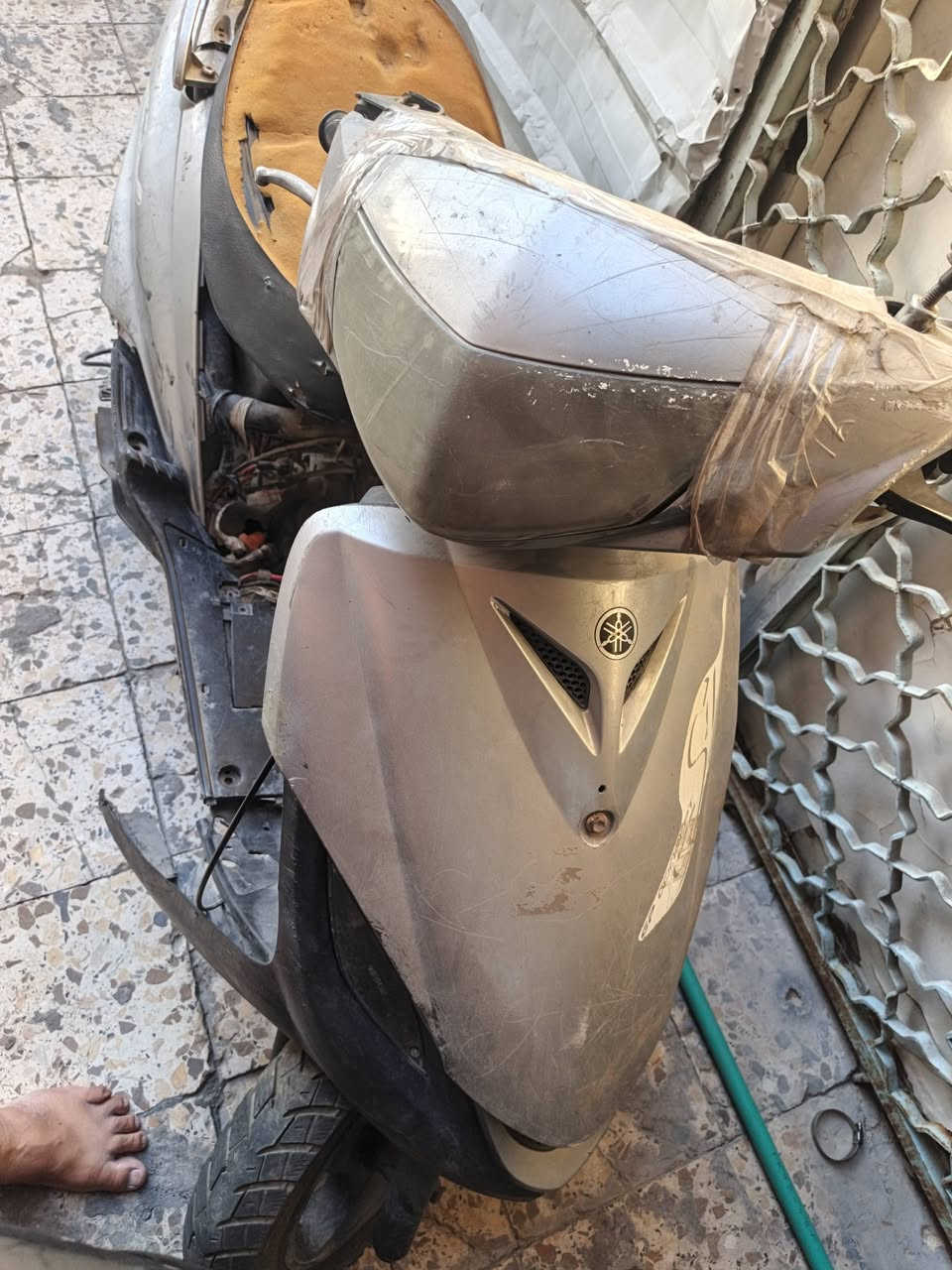مساء الخير عندي هاي الدراجة ابيعهة على شكله هذا مكينه جيدة جدا بيه بعض النواقص السعر 100وبيه مجال بصيط مكاني بغداد حي الجهاد للعلم نوع ماكس 140رقم ***********وشكرا متواجد فيس
