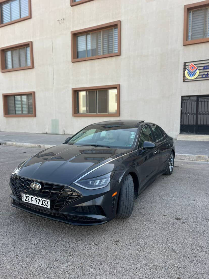 للبيع سوناتا 2020 باسمي مرقمه تحويل ثاني فول موصفات  وبعد موصفات الفول معروفه  بيه حادثه جدآ بسيط الباب خلفي فقط بدون دواخل سونار موجود بيه بل منشور  سياره جديده محرك الفين ونص المرغوب سياره جديده بمعنى الكلمه وحلوه وبل عافيه على الي ياخذه بسعر مناسب جدآ 155 بيه مجال بسيط مستعجل على البيع اتصال على رقم تالي ***********
