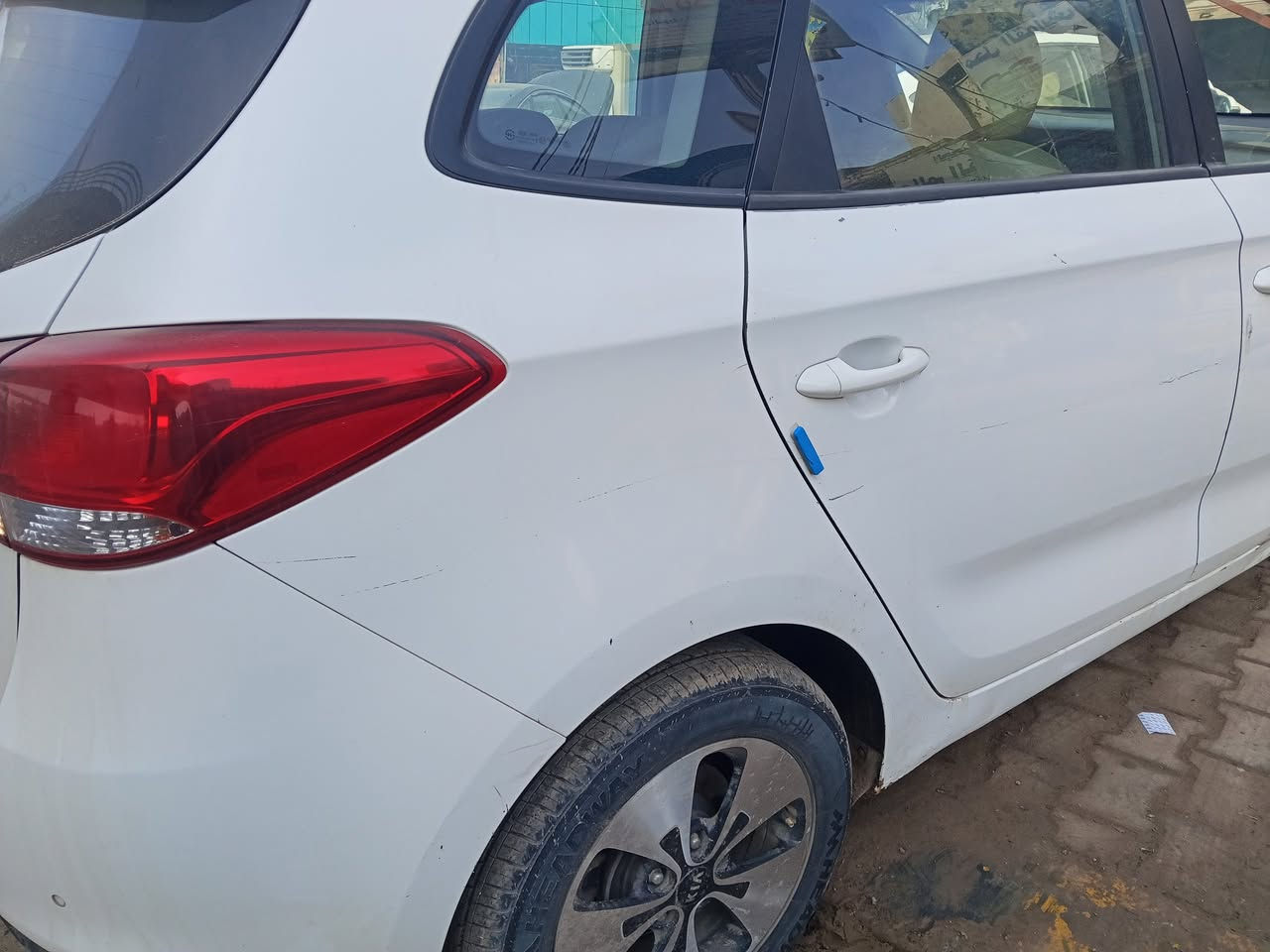 سلام عليكم كيا كارنز 2014 سياره اي ضربه مابيها كير ومكينه مكفولات سياره بسمي شرط مداور 
مكان سياره ديوانيه 
رقم *********** 
سعر 175 وبيه مجال لشراي
