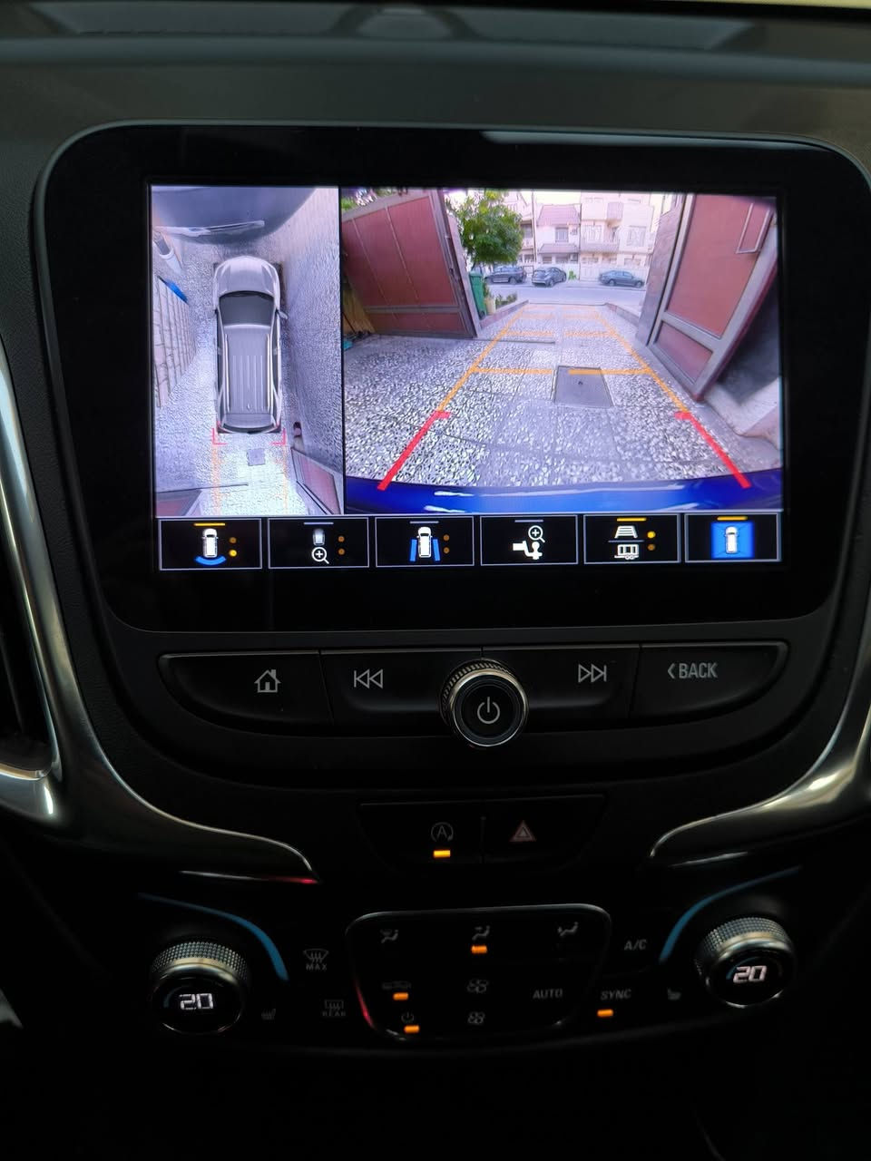 كوينكس 2022
ماشية 15 الف فقط استخدام قليل جدا 
رقم بغداد بأسمي 
دخول نهاية 2024
حادث بسيط جدا حافة الباب الخلفي وداير الجاملغ بدون تبديل بدون ايرباك
فول مواصفات LT2 بانوراما
فور ويل 
نقاط عمياء
4 كاميرات 
حساسات خلفيه وامامية 
منفذ كهرباء
صندوق كهرباء 
تشغيل عن بعد
كراسي تدفئة
مكاني بغداد السيدية 
الاتصال ***********
