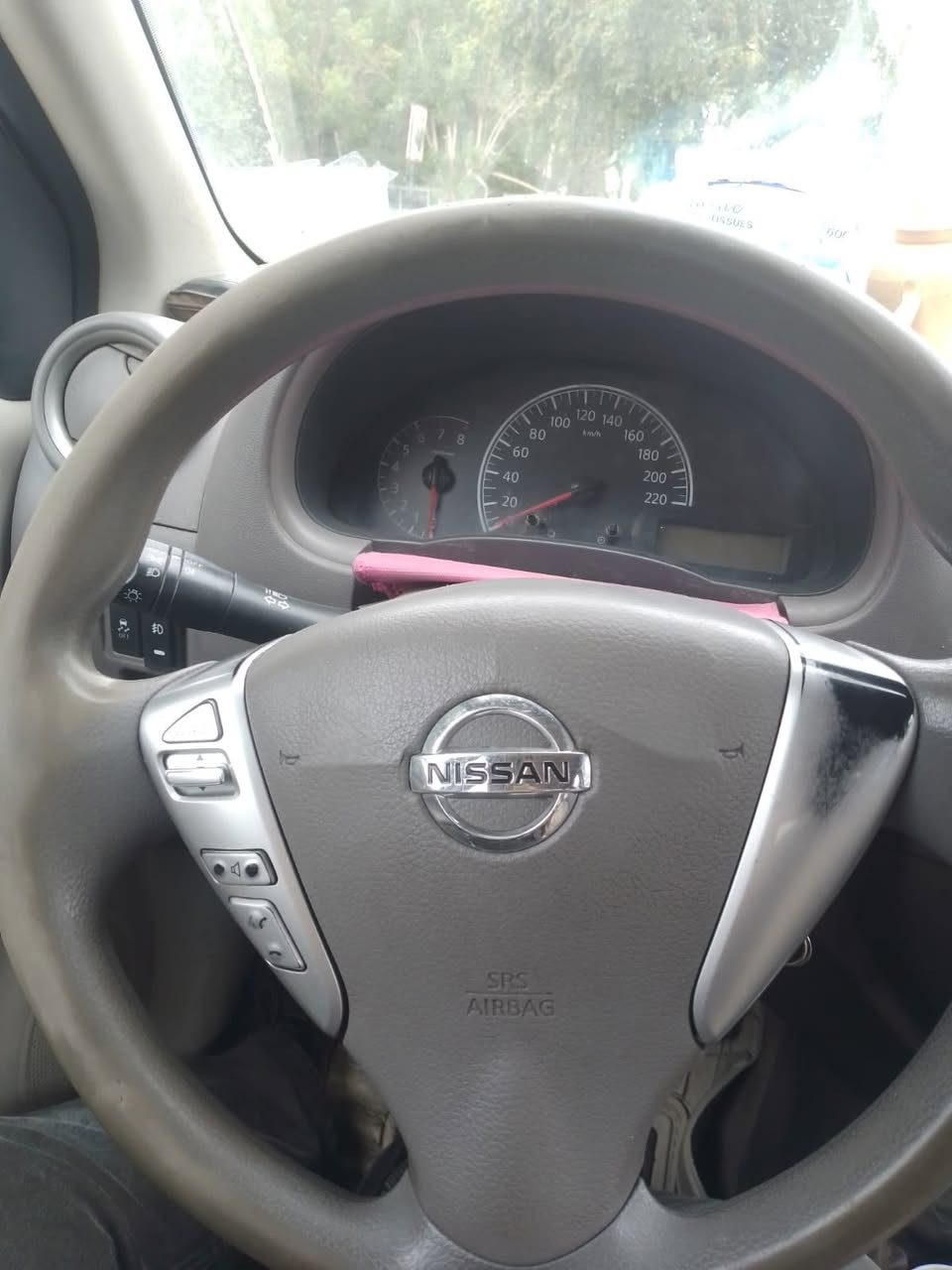 نيسان سني ٢٠٢١ رقم بغداد السيارة خير من الله كير ومكينه وحدادية وتبريد بشرط بيها بارد واضح بالصوره *********** سعر ١١٠$ وبيها مجال
