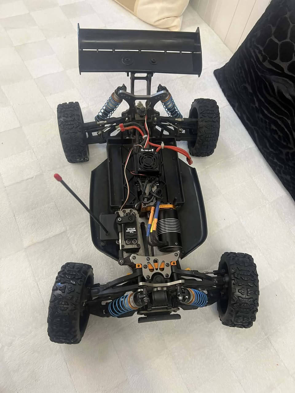 ماشاللە تبارک رحمان بگی 1:8  کلش کلش قویە ومرطب سرعە مالتها 130km  یشتغل ب بطاریتین سع 280 الف


**إذا كنت صاحب هذا الإعلان وتريد حذفه لأي سبب، رجاءا أرسل رسالة إلى الدعم الفني**