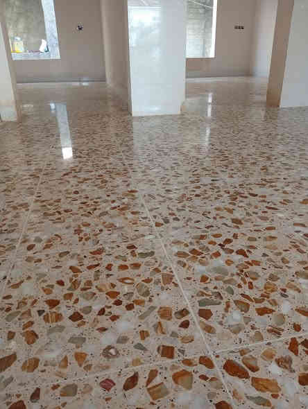 السلام  عليكم                                                                                جلي كاشي قديم
جلي الكاشي الخام 
جلي المرمر الطبيعي
جلي الصب الموقعي
مراحل العمل. كص وتنعيم. وتشربت. وتنعيم وتلميع. وبوليش شغل درجه اولى  وسعر مناسب للستفسار رقم ***********. ***********كركوك
