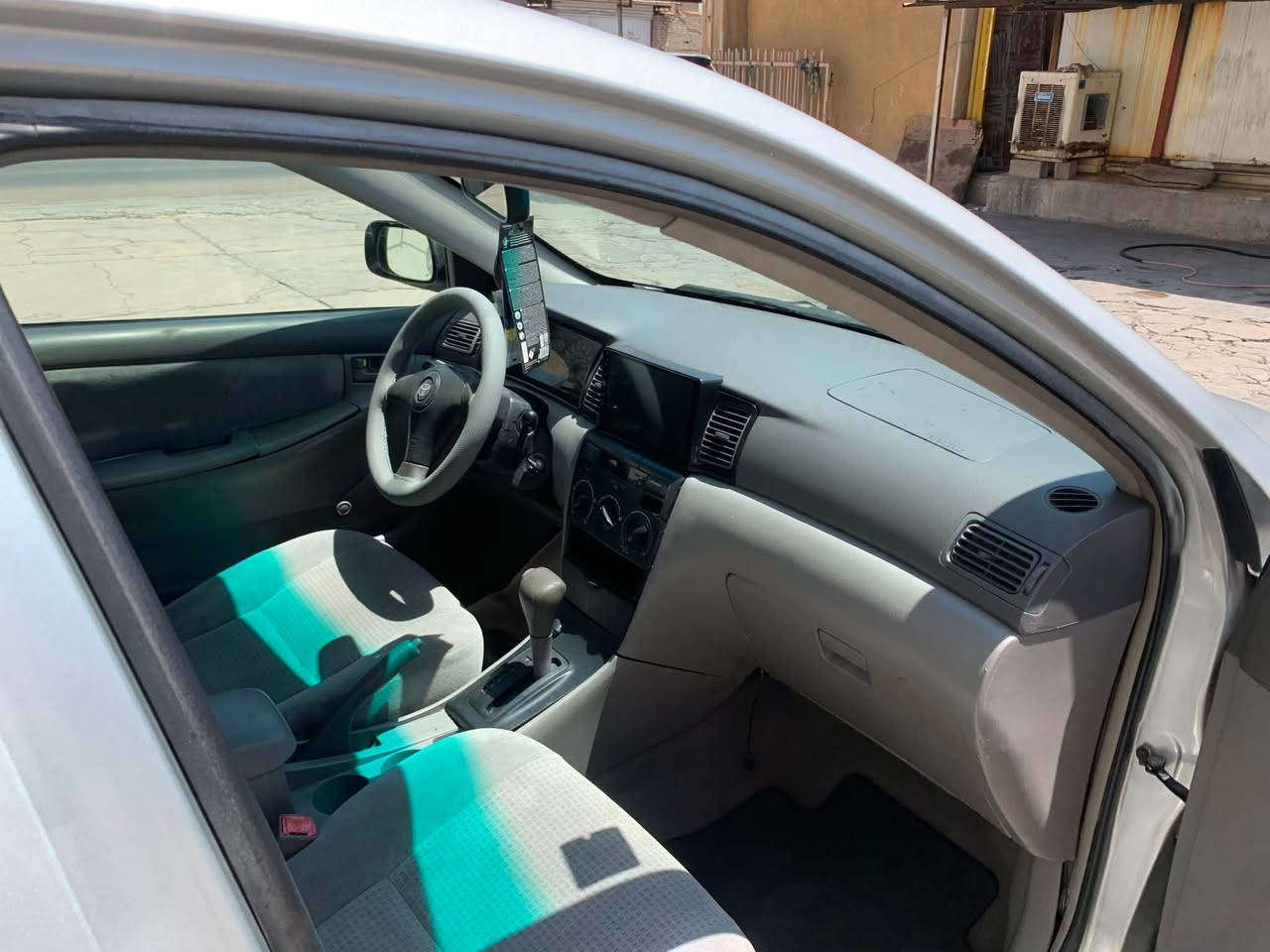 السلام عليكم كورلا موديل ٢٠٠٨ وارد أمريكي رقم بغداد الجديد السيارة حادثهة بابتين ودوسة السيارة مصبوغة بيهة طخطخات وصبغتها جاهزة من كير ومكينة وصدر تبريد شغال مكينة ١٨٠٠ جام عادي شاشة كامرة ورايدهة ٦٩ وبيهة مجال وموجودة بغداد الجديدة ورقمي ***********
