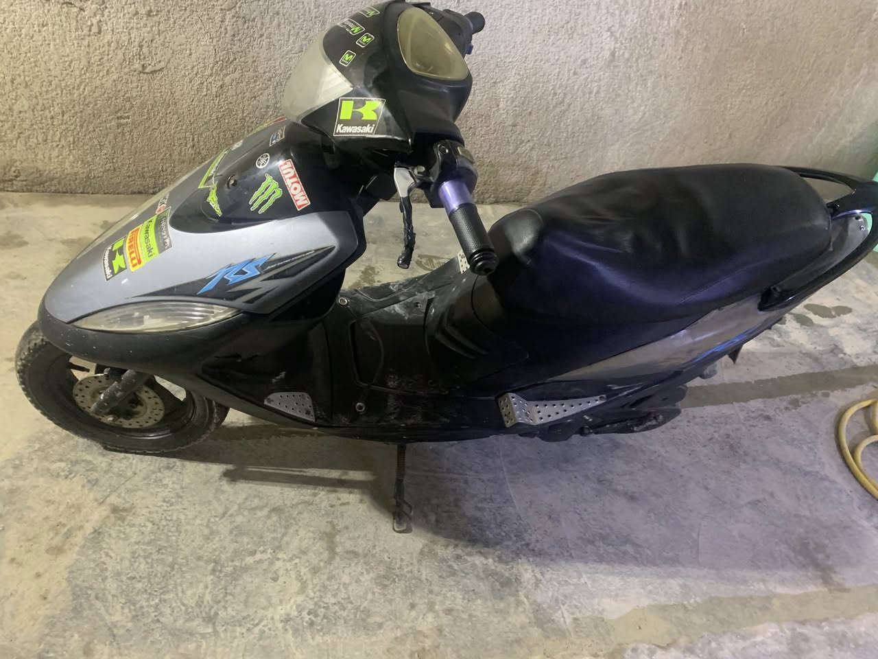 سلام عليكم دراجه ماكس عدله مكينه مكفوله دراجه ناعمه ونهضه اتخبل
عوزه فقط اشاير 
كلشي شغال حلوه دراجه سعره ٥٥٠ وبيه مجال الشراي***********
