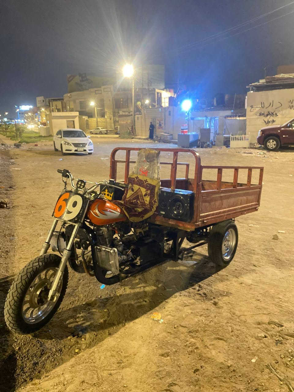 السلام عليكم ستوت البيع أمتار رقم سنويه  نظيفه اكس اللطش مكينه جديده كهربائيات شغاله سلاف شغال مكان كرمه علي ابوصخير رقمي***********
