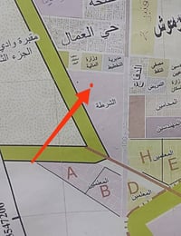 قطعة تجارية 200م #شارع_30 حي الربيع الشرطة  السعر 38 مليون وبيها مجال ...