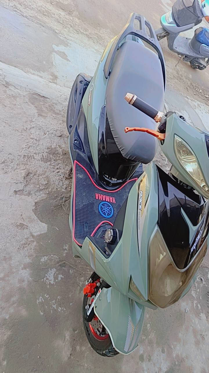 السلام عليكم دراجه البيع سلف هندر كهربايات كلها شغاله مكينه ناعمه دراجه حلوه وخير من السعر 400 وبيه مجال رقم 📱 ***********
