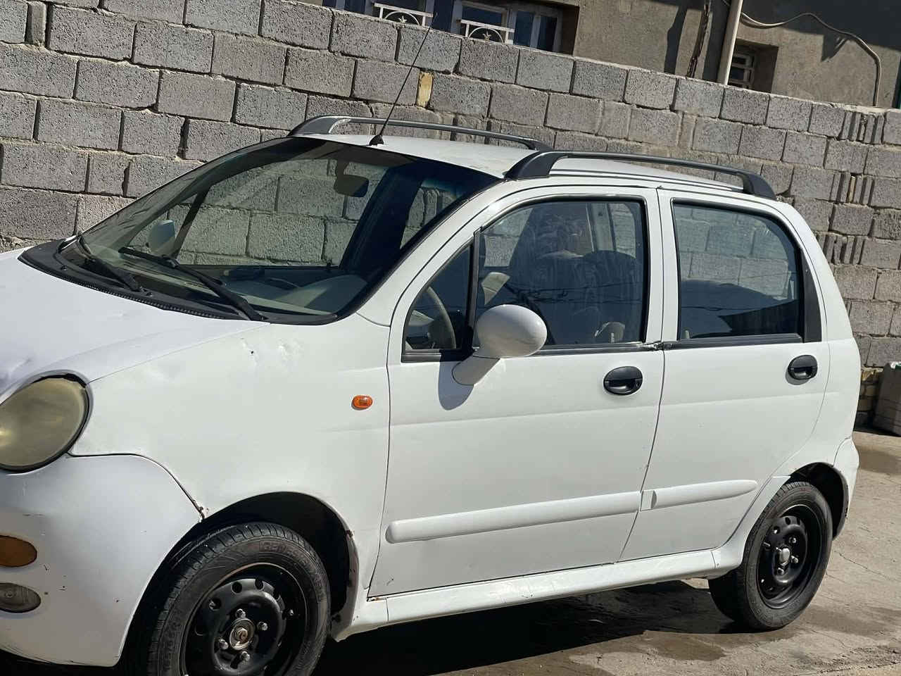 سلام عليكم ورحمة الله وبركاتة سياره كيو كيو سياره حلو وناعمه كله جديد تخم تاير مكينه حداديه سياره حلو وكاعده عايزه بي راديتر مال تبريد ويشتغل تبريد مكاني حله بكرلي رقم بغداد رقم 30وبيه مجال حك جيه  تلفون(***********
