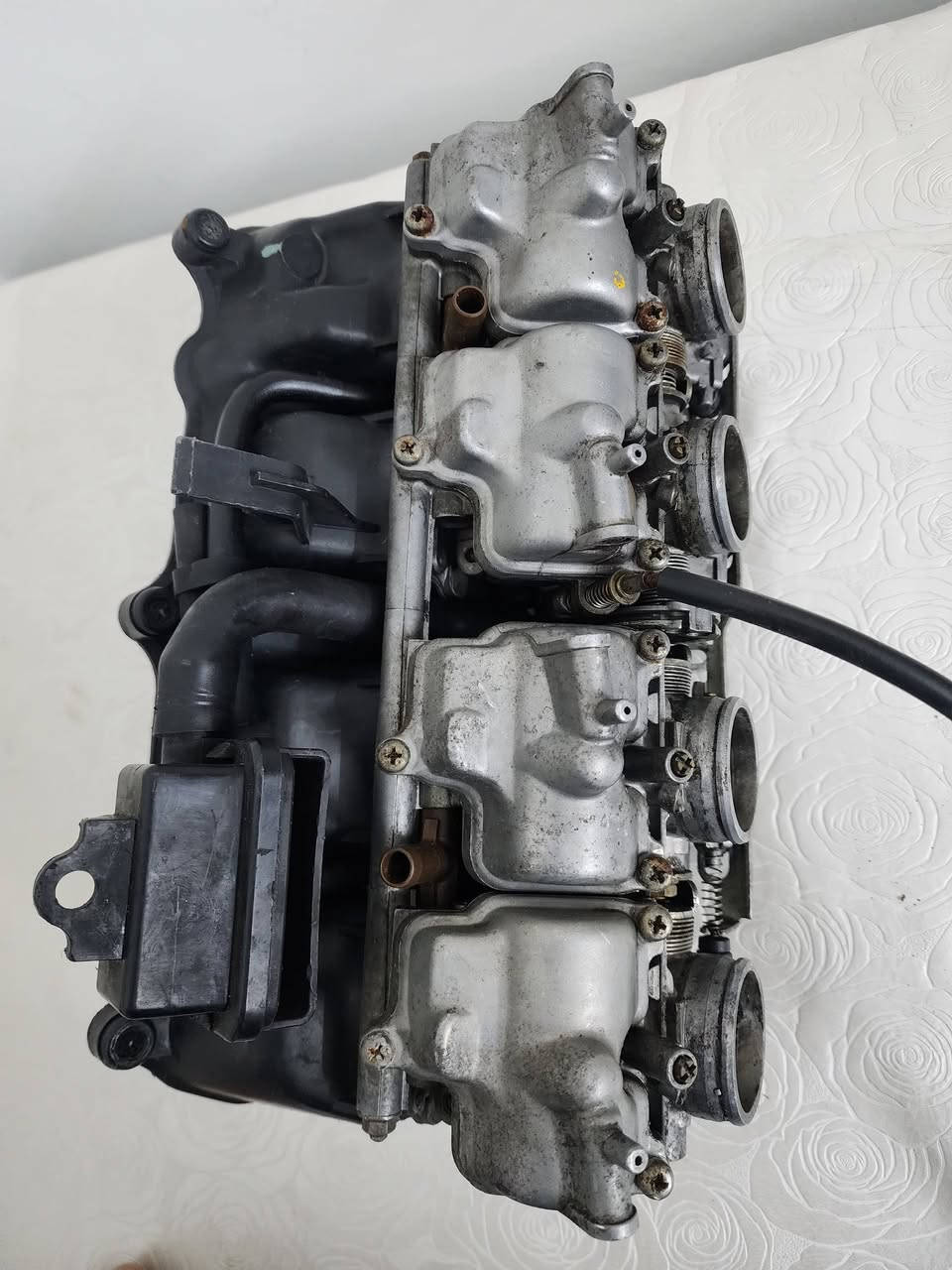 عندي هذا الكاربريتر للبيع، مال هوندا 
CB 600 f1 & f2
، وبسعر كلش مناسب. اللي شراي خلي يتصل بيا

***********
