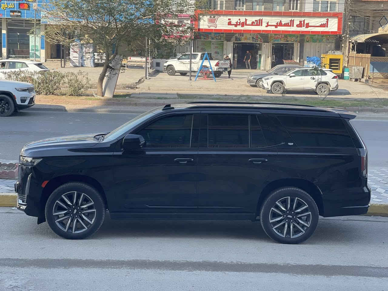 السلام عليكم
كديلاك 2023 كفاله عامه رقم بغداد عليها ppf كامل بعدها بضمان الوكالة ماشية 39 مكان السياره بغداد السعر 89 
***********
