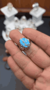 فيروزي الشغل الجديد يعني ما ملبوس بعده قطعه اصليه غير معالجه أو مصبوغه...