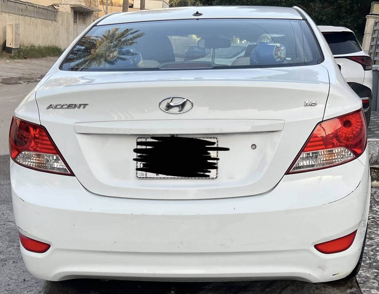 اكسنت موديل ٢٠١٥ خليجي رقم بغداد فول موصفات سلايد كامره شاشة تحكم استيران فول  محرك ١٦٠٠ دوش ماشية ١١٣ الف مكفوله بيها بس بارد بدون قطرة صبغ رايدها ١١٤ وبيها مجال بسيط للاتصال *********** مكانها بغداد الكرخ
