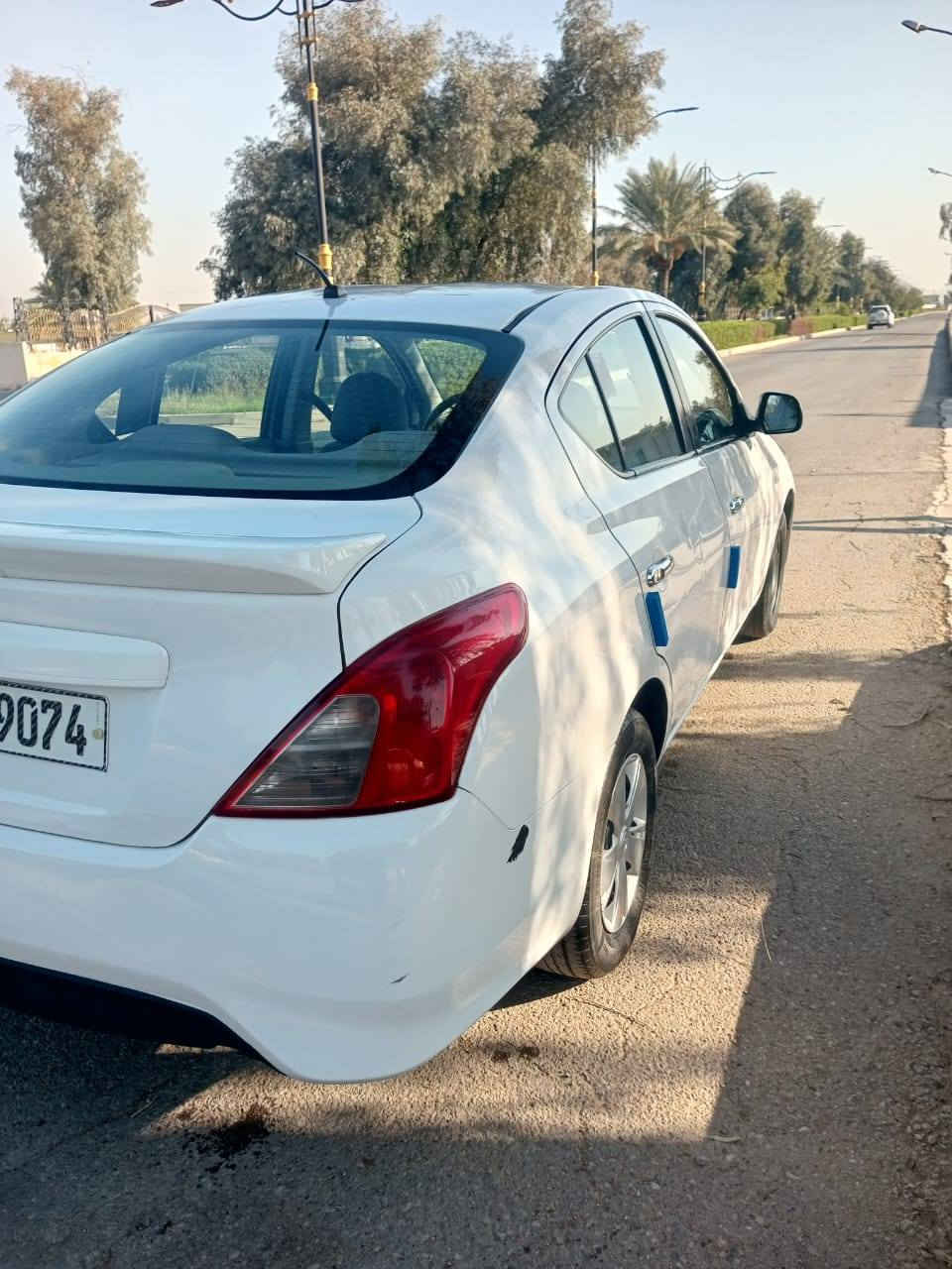 السلام عليكم نيساني سني موديل 2018
ماشيه 120 الف
رقم بغداد
بيها فقط نص بنيد صبغ والباقي كفاله من الصبغ والتبديل
بيها بارد بسيط 
مكانها بغداد 
 ***********
