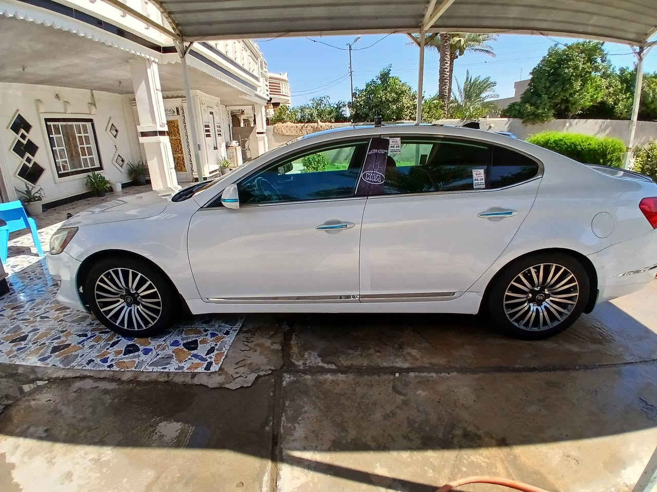 كيا كادينزا خليجي موديل 2012سياره فول مواصفات رقم السليمانيه  بصمه فتحتين سقف تبريد قطعتين تحكم ستيرن كامره خلفيه اشاير بالمري طبكه مرايات ويه االبصمه سياره فول الفول تبريد ثلج  تدفأ كله شغال تحكمات ستيرن كهربائي تحكمات كشنات كهربائيه سياره مكفوله ما عده بارد خفيف بل باب كدر شبر باب لخلفي ليمنه وصلحته  وبيه قطعه واحده  جاملق لايمن الي كدام بس صبغ محرك 3500 محرك مال شركه مالها بلادي ما مفتوح  بيع او اذا رهمت مراوس حسب القناعه مو مشكله السعر130وبيه  مجال بصيط  ***********
