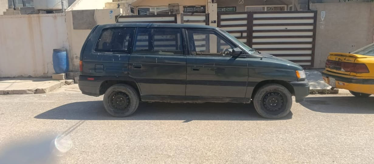 مازدا سبع راكب موديل 1993 كير ومحرك بلادي شرط لا صرف لابخار تحويل مباشر سعرها 40 ورقه وبيها مجال للطيبن رقم الهاتف ***********
