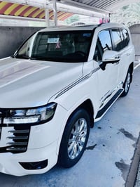 لاندكروز GXR بريم • ٤٠٠٠ V6 • ٣٢٠٠٠ كم