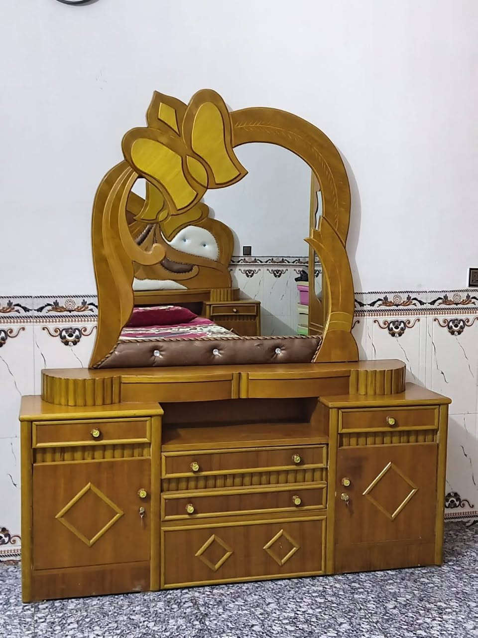 سلام عليكم غرفة تسكام نضيفة البيع سعر 850...? ***********

