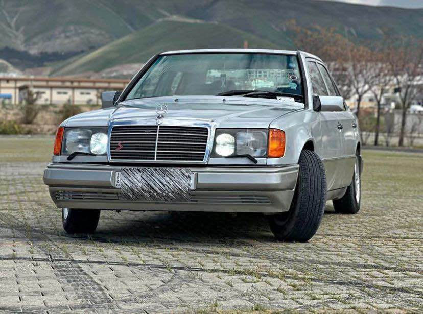 تدفئه تبريد 
فتحه سقف 
مكينه ففتي 3000
شاشه ايباد
حدايه 100/100
تخم تايرات جدد
قفل مركزي 
رقم سليمانيه سنويه لل2030
مكان السياره سليمانيه
*********** بغداد, العراق
