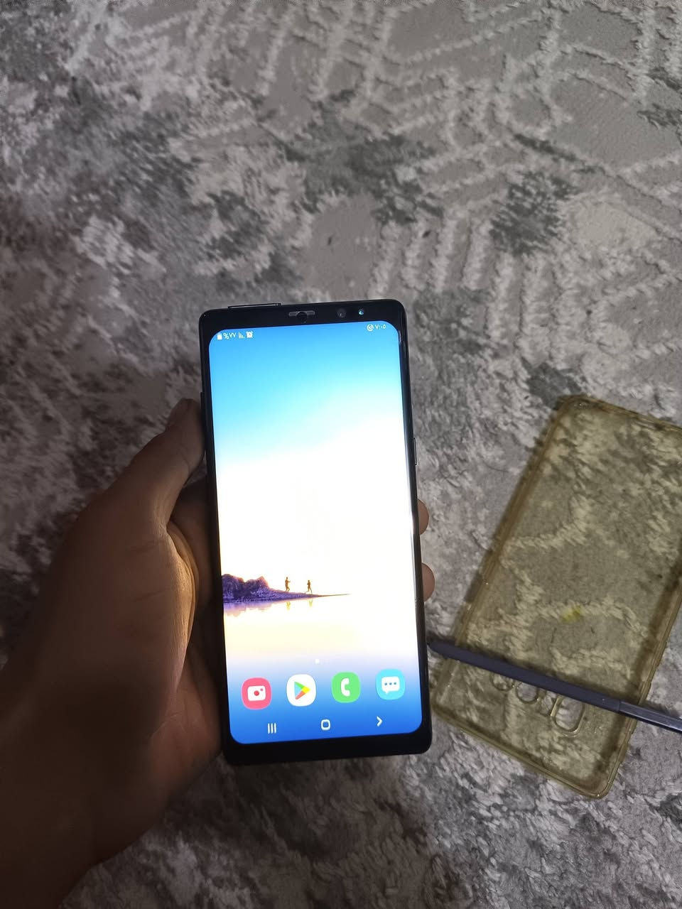 كلكسي نوت 8 نضيف قلم شغال كله شغال
نظافته كدامك الكامرا الاماميه شويه مغوشه
للبيع او مراوس سعره 120 
رقمي ***********
مكاني كربلا الجاير
