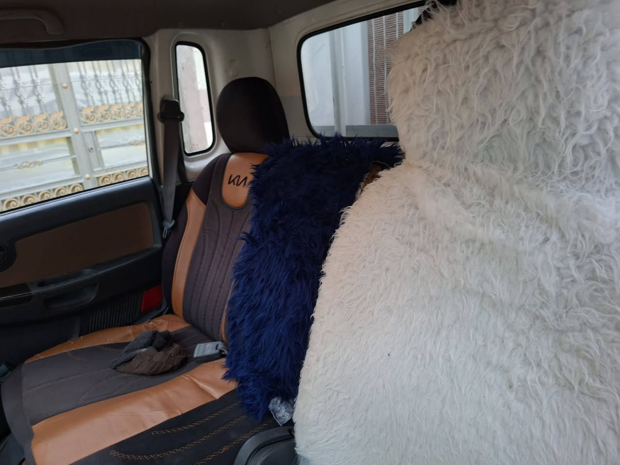 يالله سلام عليكم كيا 2700 للبيع موديل ٢١ سياره بيه ضربه جهت صفحه جهت سايق الباقي مكفول كير مكينه شاصي سياره جاهزه تخم تاير جديد دعاميات ورا وكدام محجر سياره جديده وبسمي مداور ثاني يوم رقم بابل انكليزي اسعر ١٢٠ وبيه مجال مكان نجف ***********
