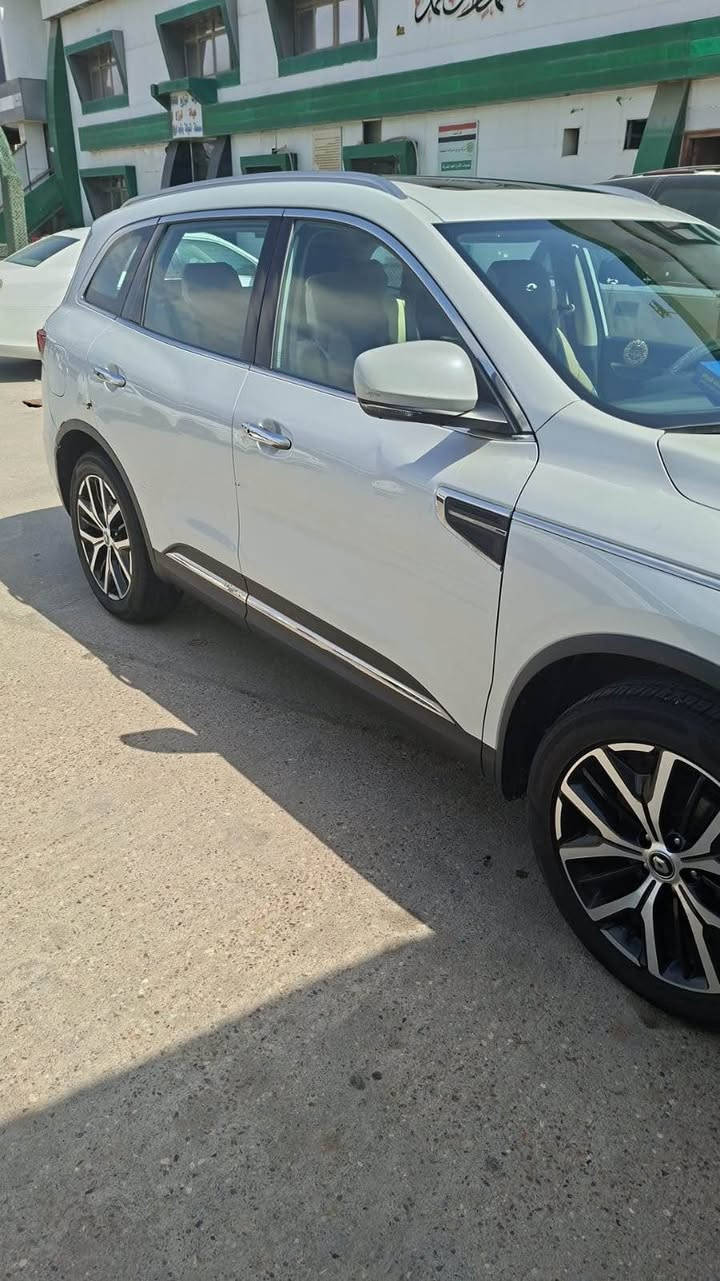 للبيع رينو كوليوس خليجي موديل 2023
رقم بصرة اقساط استقطاع مباشر باقي سنة وتصير حرة
محرك 4 سلندر 2,500 
كير مكرك نيسان 
انارة خارجيه LED
نضام ترحيب 
سقف بنوراما 
حساس امامي خلفي 
نقط عمياء + رادار امامي 
كامره خلفيه دواره 
كشنات كهربائي عسلي جلد تبريد تدفئة
تبريد قطعتين 
شاشة كبيره كار بلي 
ويل حجم 20 
وبيها موصفات اهواي
السياره استعمال شخصي وماشيه قليل جداً 
بيها بعض الملاحضات مذكورة بالصور وما مصلحات 
بدون لا تبديل ولاصبغ السعر 165 وبيها مجال للشراي 

*********** البصرة, العراق
