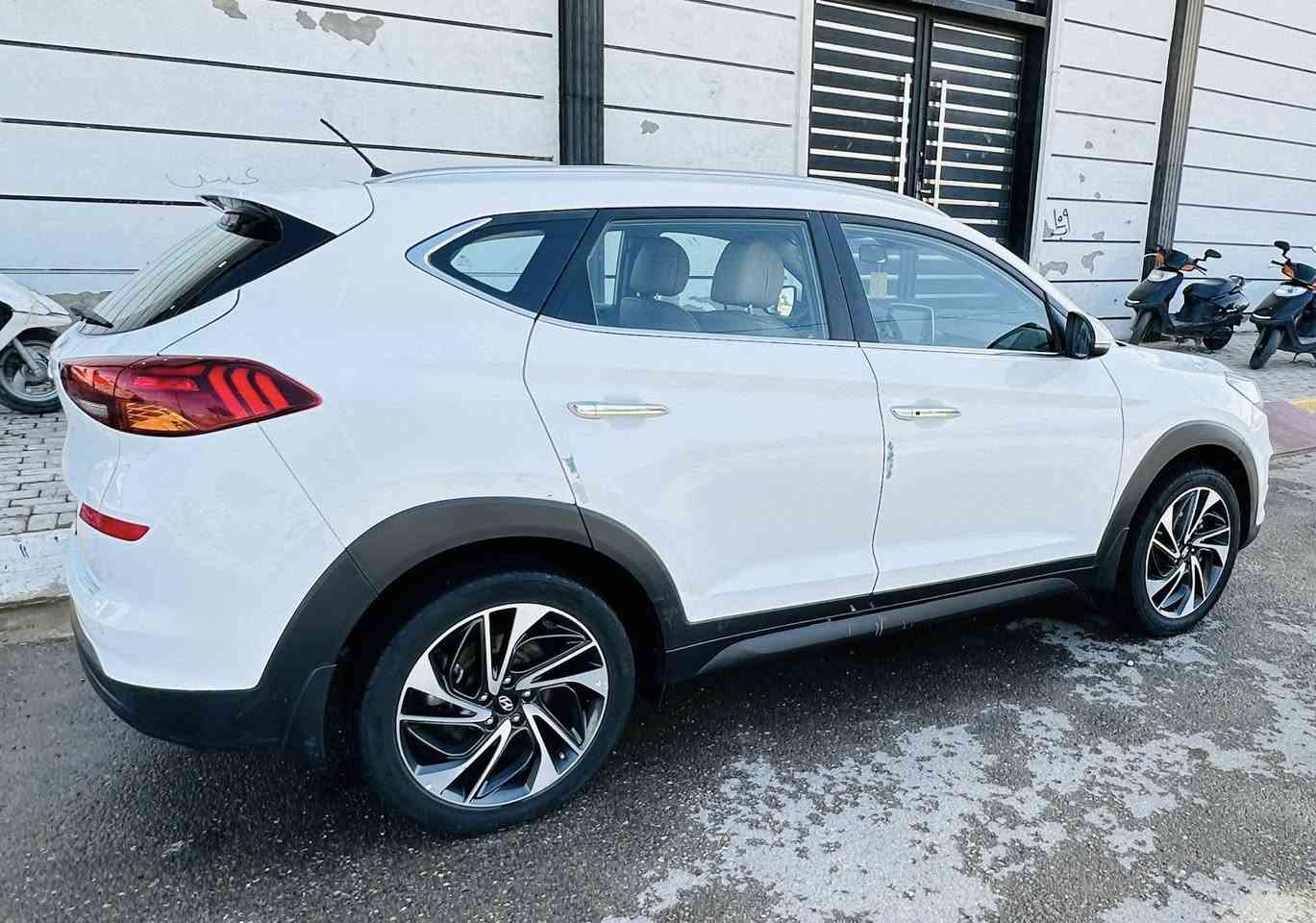 سلام عليكم   توسان مديل 20 

رقمها سليمانيه بسمي 

مكان السياره كوت واسط 

‭0772 351 1324‬

‭0774 023 3405‬
خاص مغلق
