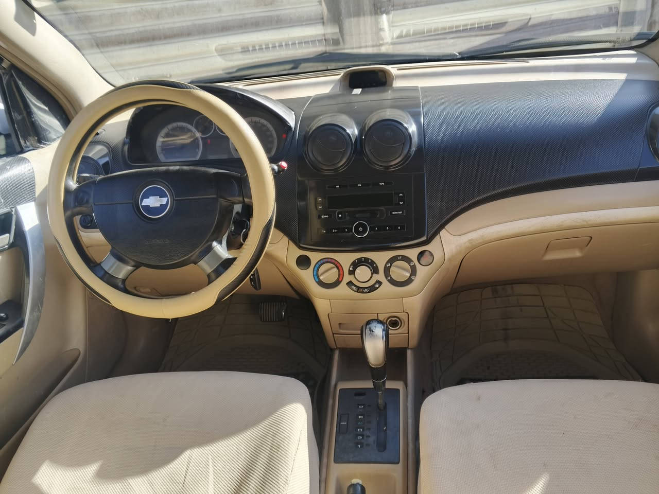 افيو 2010 رقم نجف دولي سنويه مجدده لغايه 2030
محرك مفتوح 
بيها رشات صبغ بدون ضربه قويه 
محرك وكير مكفولات حداديه جديده تخم تاير جديد السعر 68$ مكانه كوفه ***********
