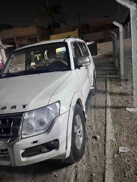 السلام عليكم.     الرقم؛***********
مسوبيشي باجيرو 2008  بجم محدث 
سياره مكفوله قطعه صغيره جوه المرايه سايق 
مكينه وكير نظيفه دواخل نظيفه شراي كلبه وشف رقم جديد تحولي ثاني يوم بغداد شهداء شارع مدارس السعر:120ورقه
