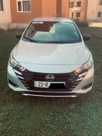 نيسان فيرسا موديل 2024 مواصفات S معروفه تحديد سرعه تحكمات ستيرن شاشه ك...